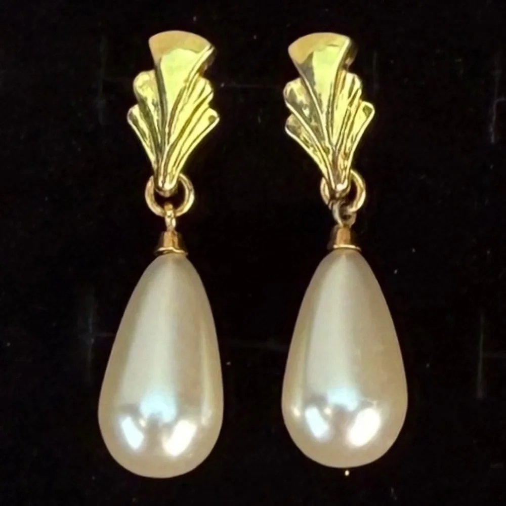 Vintage Goldtone and Cream Teardrop Faux Pearl Pierced Earrings